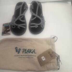 NEW WITH TAGS AND ALSO NEW WITH BAG, WOMEN SIZE 11  -    GREY COLOR   Capana Wov